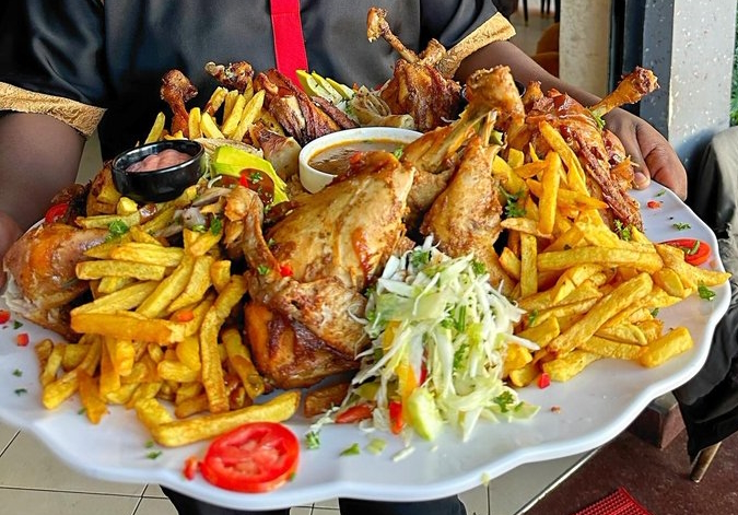 Full Platter 6 pps, Chicken, Mbuzi, Chips, Sausages, salad & Sauces